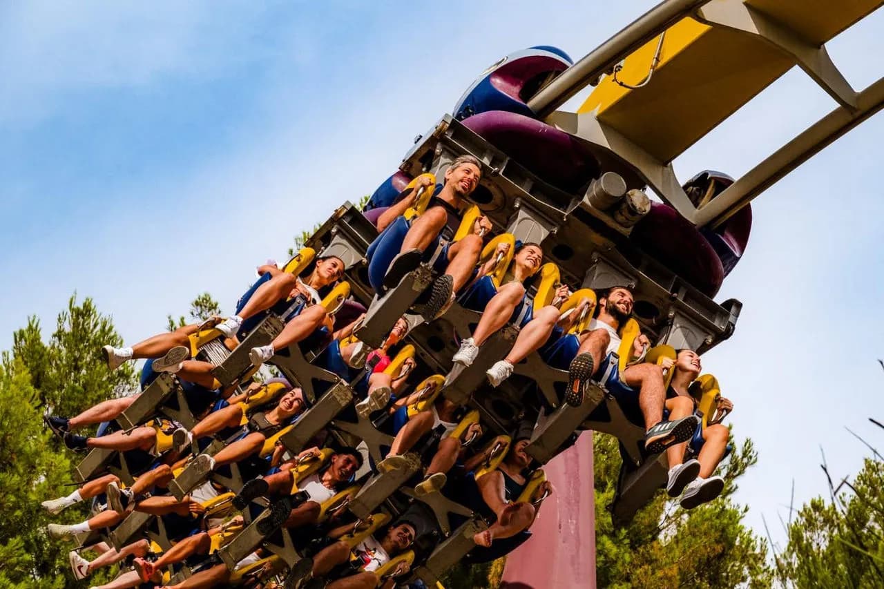 Todo lo que necesitas saber sobre la montaña rusa Tarántula en el parque de atracciones