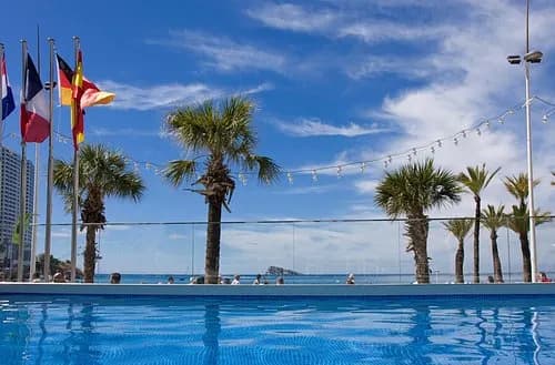 Hotel Brisa Benidorm: comodidad y precios accesibles para tu estancia