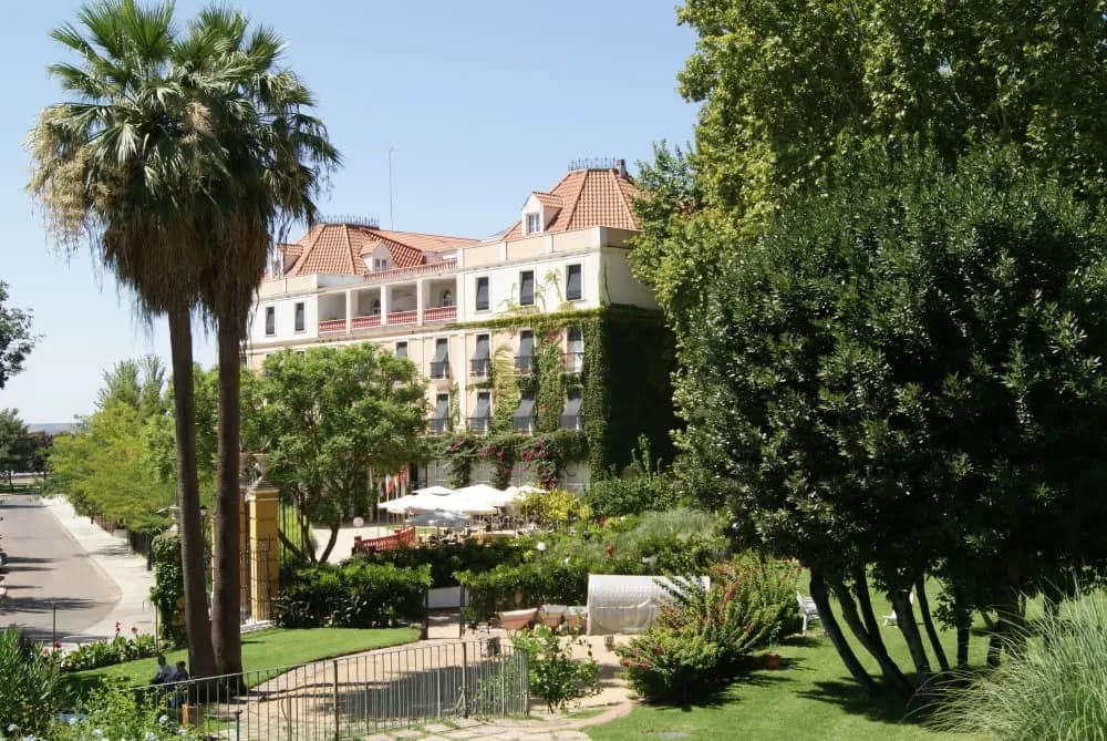 Hotel balneario Alange Badajoz: bienestar y relax en un entorno único